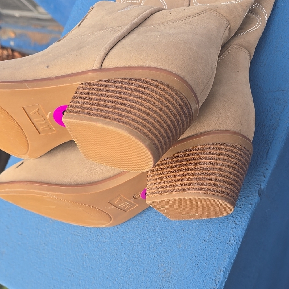 MIA Beige Embroidered Heeled Boots - Picture 4 of 5